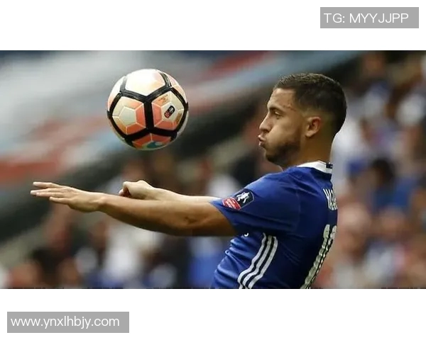 足球明星独特停球技巧解析与实战应用分享